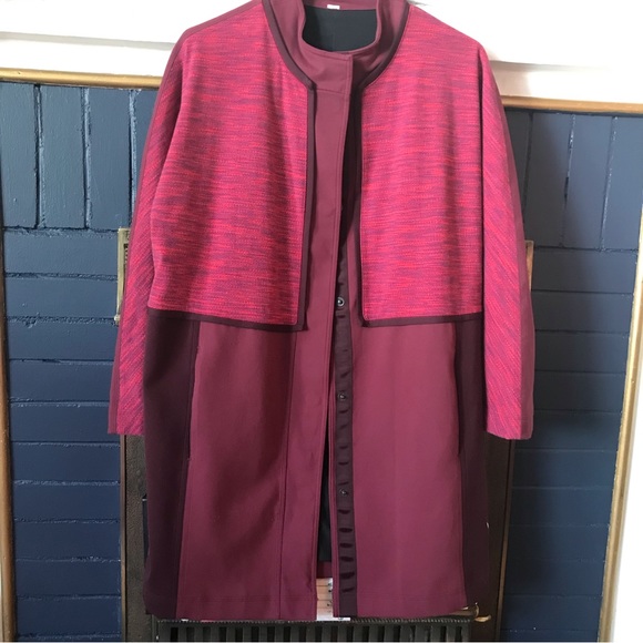 Lululemon Sporty Chic Two-Tone Jacket - Picture 8 of 9